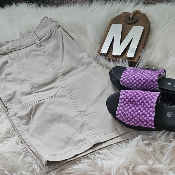 Style & Co. Khaki Shorts with 6.5" Inseam - Picture 1 of 11